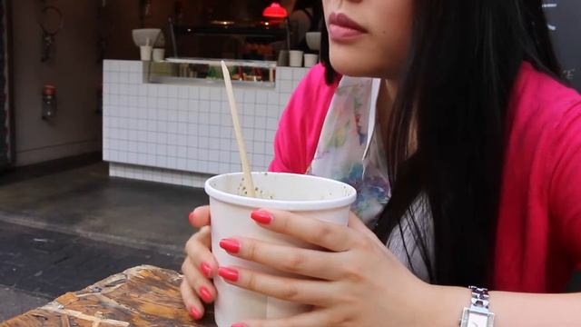 в поисках стрит фуда в Лондоне смотреть онлайн