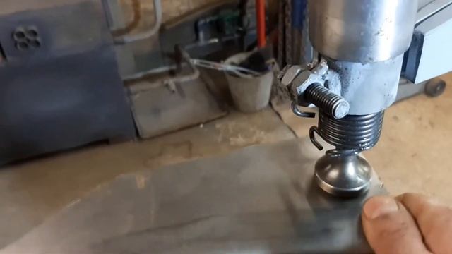 САМОДЕЛЬНЫЙ ГЛАДИЛЬНЫЙ МОЛОТОК В ДЕЛЕ. КУЗОВНОЙ РЕМОНТ В КИНГИСЕППЕ.