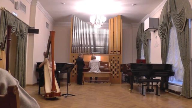 Nadya Sergeeva (harp), Olesya Kravchenko (organ)