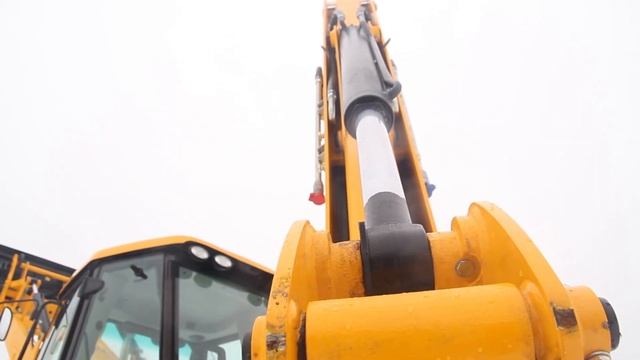 JCB 5CX Backhoe Loader Review