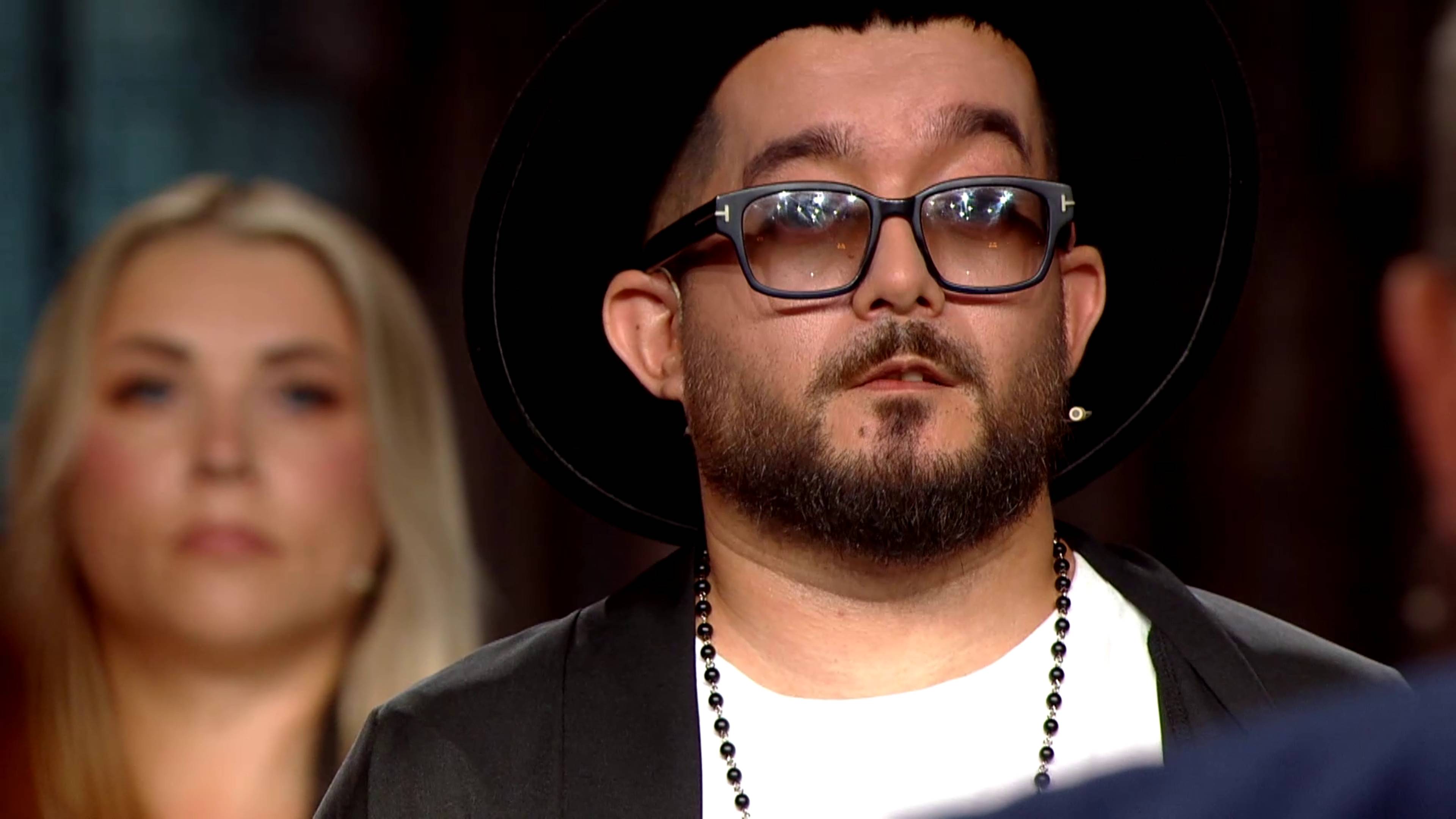 Александр Кинжинов — Вся студия внимательно следила за картами таролога | Экстрасенсы. Реванш