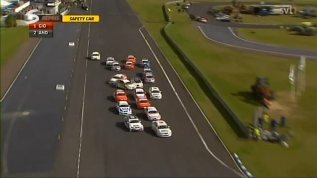 2011 STCC Jyllandsringen Race 2 - Start crash + interview смотреть онлайн