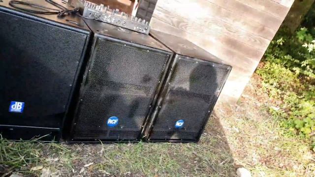 Bass Vergleich Zwischen Db Opera Sub 15 Vs Rcf Art 705