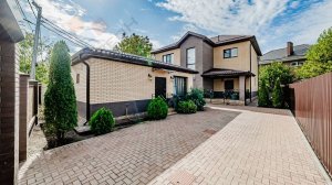 Дом с отдельно стоящей баней под одной крышей с бассейном (29.9 млн.р.) +7-904-539-34-34