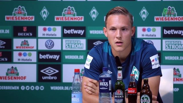 Frank Baumann in der Werder-PK vor Augsburg über Politik im Stadion смотреть онлайн