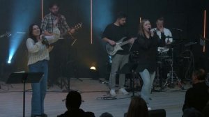 Бегу я к престолу | Throne room - Kim Walker-Smith | Bethel Community (cover)