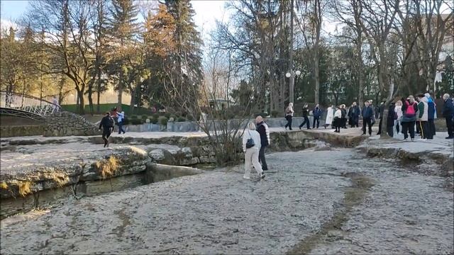 Кисловодск Водопад Стеклянная струя, зеркальный пруд 11 февраля 2024 год смотреть онлайн