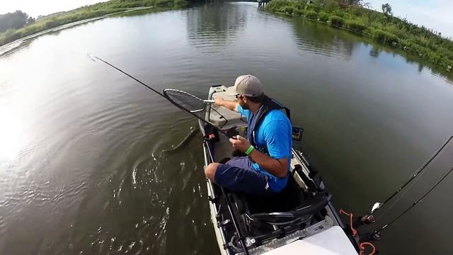 Kayak Fishing for Nebraska Pike and Musky смотреть онлайн