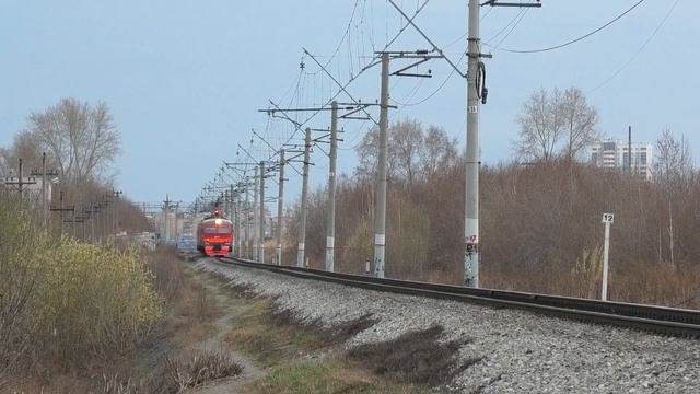 ЭТ2-025 сообщением Керамик - Нижний Тагил прибывает на о.п. Ботаническая смотреть онлайн