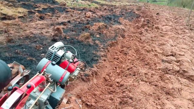 Розорюю землю в садку. смотреть онлайн