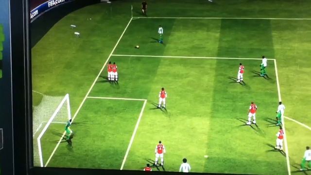 Bi-line freekick with Taarabt - Fifa 13 смотреть онлайн