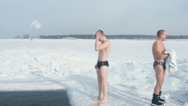 2006 год Купание в проруби смотреть онлайн