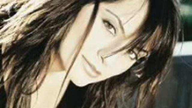 Reyhan Karaca - Vallahi смотреть онлайн