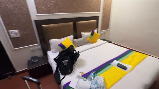 🇮🇳 УЖАСНЫЙ ОТЕЛЬ $136 за ночь Дели Индия Connaught Mews Hotel rip-off Delhi India STAY AWAY !!! смотреть онлайн