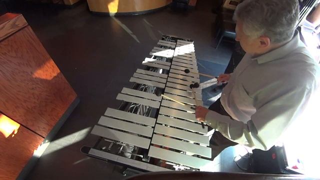 Vibraphone - How Deep Is The Ocean - Mark Carlsen - bass, Ed Saindon - vibes смотреть онлайн