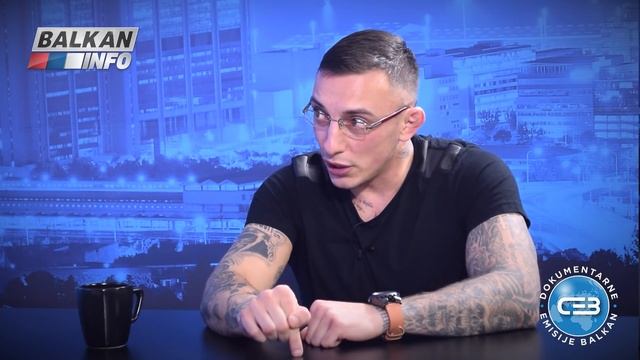BALKAN INFO: Dušan Džakić - Medved je pojeo radnicu restorana koji se nalazi u Beogradu! смотреть онлайн