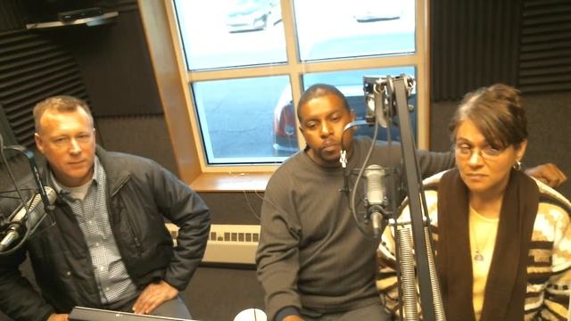 Daniel Jones and Gina and Leroy Ellis-Smith Talk Inasmuch House, Roof Sit | Richard Piet show смотреть онлайн