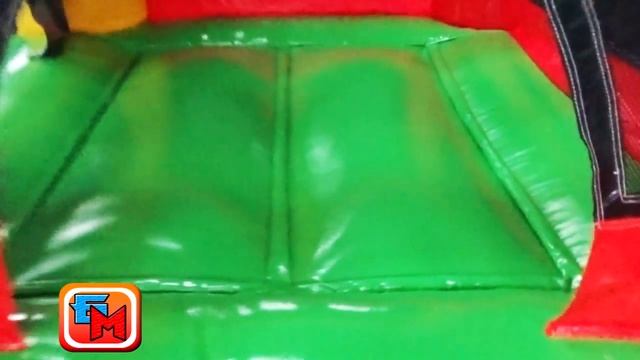 Надувной батут "Домик в деревне", размер 3.5*2.5*2.2 м. смотреть онлайн