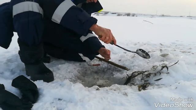 ЩУКА КЛЮНУЛА НА ЖЕРЛИЦУ!!! Охота рыбалка отдых смотреть онлайн