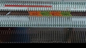 вяжем перчатки на двухфонтурной машине