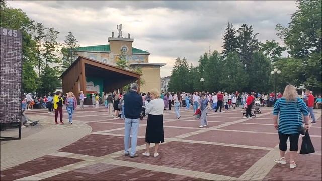 Белгородское лето в разгаре. Танцы, концерты и масса других мероприятий. смотреть онлайн