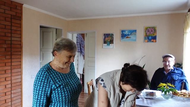 ЗНАКОМСТВО МАЛЫША С БАБУШКАМИ | ЕЗДИМ С СЕСТРОЙ И ПЛЕМЯННИКОМ ПО РОДСТВЕННИКАМ смотреть онлайн