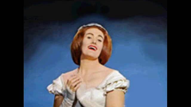 Joan Sutherland-Oscar Strauss-(1870-1954)-Der Walzertraum-"Leise, ganz leise" смотреть онлайн