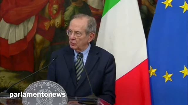 FINANCIAL TIMES E INCERTEZZE MERCATI PADOAN TORNERÀ IL SERENO смотреть онлайн