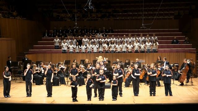 You Raise Me Up at Sydney Opera House, 2015 смотреть онлайн