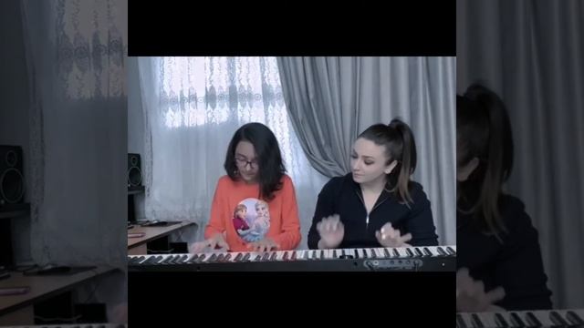 Sevimli müəlliməm Pərvanə Mustafayeva ilə ifamız/Karlson смотреть онлайн