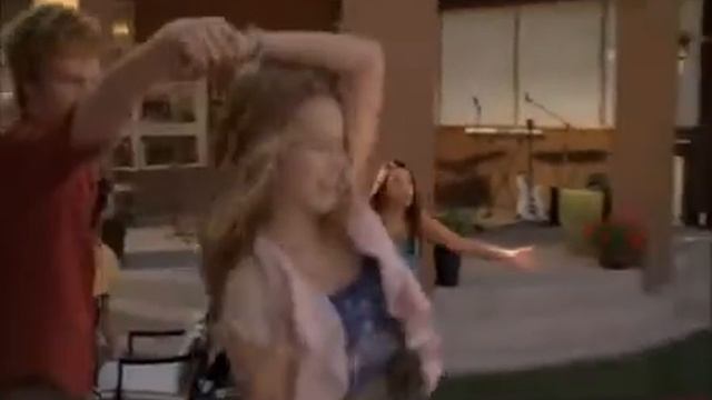Lemonade Mouth-More Than A Band смотреть онлайн
