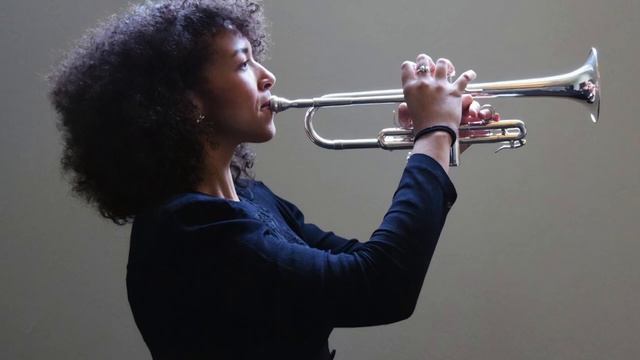 Intrada (Otto Ketting) - Performed by Chloe Swindler смотреть онлайн