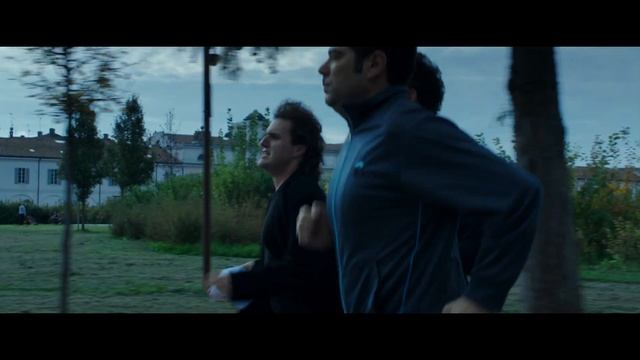 CI VUOLE UN FISICO di Alessandro Tamburini - Trailer ufficiale смотреть онлайн
