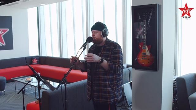 Tom Walker - Every Little Thing She Does Is Magic (Virgin Radio Live Session) смотреть онлайн