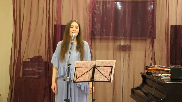 Светлана Дзансолова - ДЕВУШКА ПЕЛА В ЦЕРКОВНОМ ХОРЕ смотреть онлайн