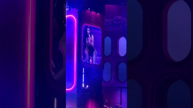Cowgirl - Nicki Minaj live Orlando смотреть онлайн