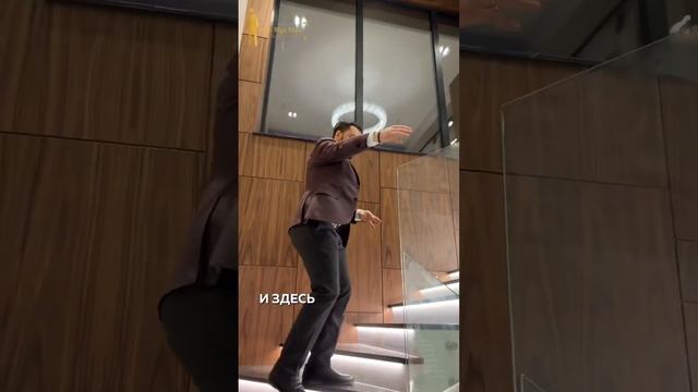 ЧЁРНО - БЕЛАЯ ЛЕСТНИЦА В ДОМЕ ЗА 3900 МЛН. #новаярига #элитнаянедвижимость #новорижскоешоссе смотреть онлайн