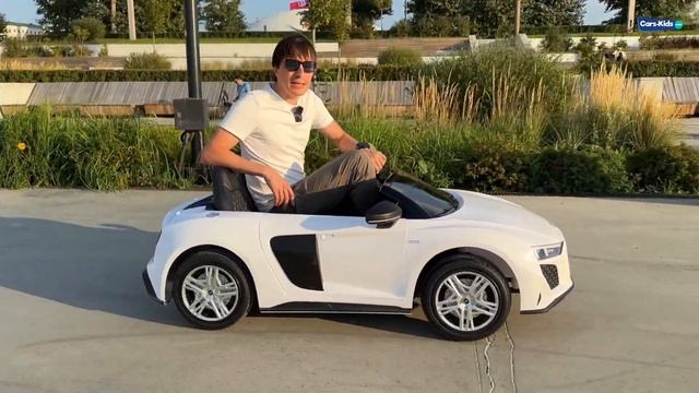 Детский электромобиль AUDI R8 Большой и мощный! смотреть онлайн