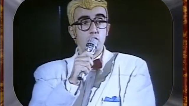 Starmania 1989 - "Interview de Zero Janvier" смотреть онлайн