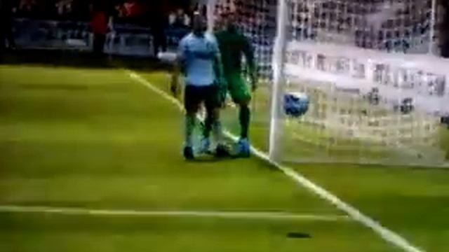 Ajax vs Man Utd (ryan babel) onmogelijke goal смотреть онлайн