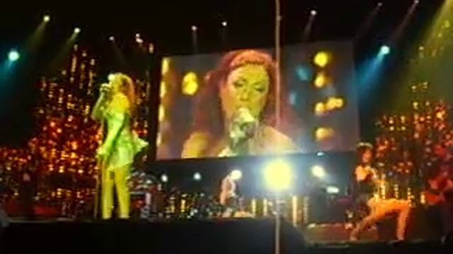 Natalia Druyts - Glamorous Arena Tour - Higher Than The Sun смотреть онлайн