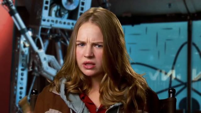 Britt Robertson: TOMORROWLAND