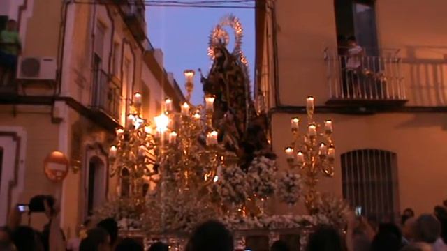 Madre de Dios del Rosario entrando en Rodrigo de Triana - Glorias Sevilla 2018 смотреть онлайн