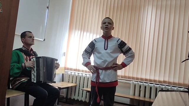 Калашников Михаил - "Поехал, поехал, казак на чужбину", " Эх, полно, полно, нам ребята" смотреть онлайн