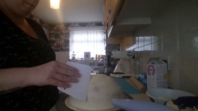 Decorating a Masterball pokeball cake Part 1 смотреть онлайн