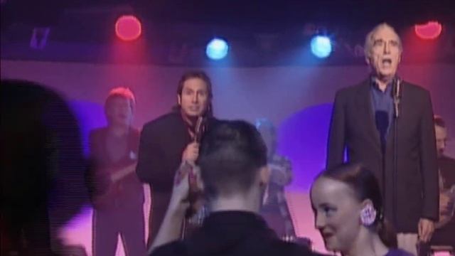Christopher Lee and Gary Curtis - O Sole Mio / It's Now Or Never смотреть онлайн