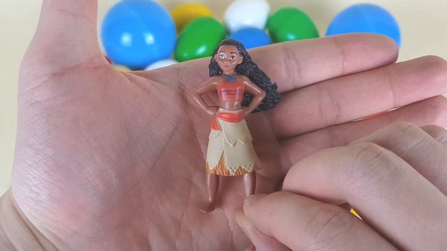 Learn Colors with Surprise Eggs 30 - MOANA / ZOOTOPIA / JUDITH HOPPS / INSIDE OUT смотреть онлайн