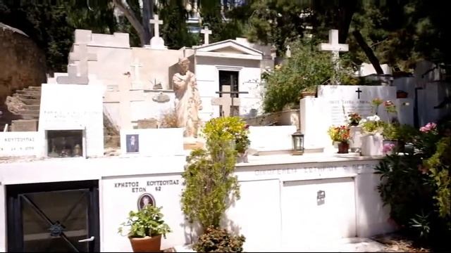 ATHENS: Best statues and art in First Cemetery (Greece) смотреть онлайн