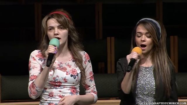 Пение «Iсус, Тобi вже в котрий раз…» ─ Таня и Оля Сушко смотреть онлайн