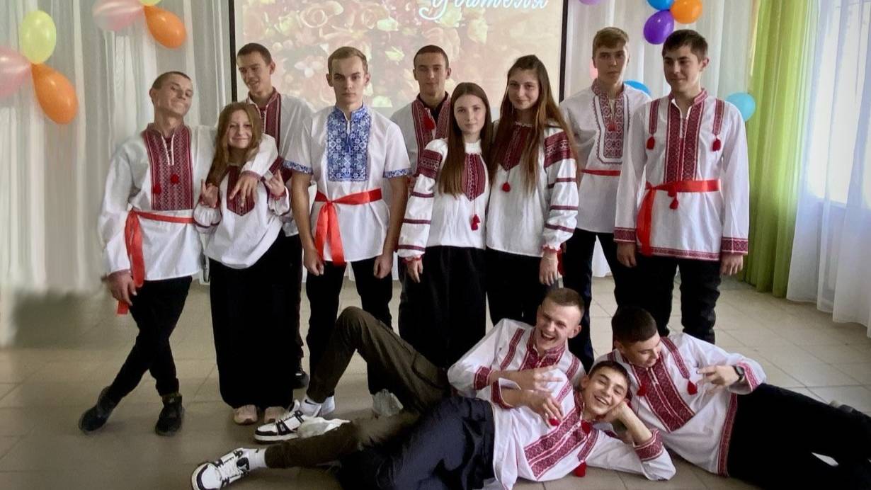 Частушки от 11 класса ко Дню учителя смотреть онлайн